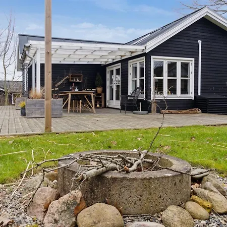 Aksinja - 700m From The Sea By Interhome Holiday home